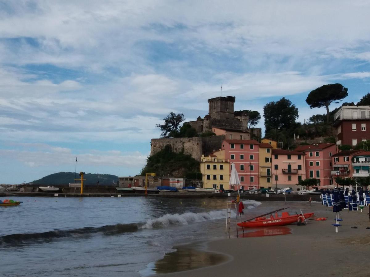 Casa Patella Lägenhet San Terenzo Exteriör bild